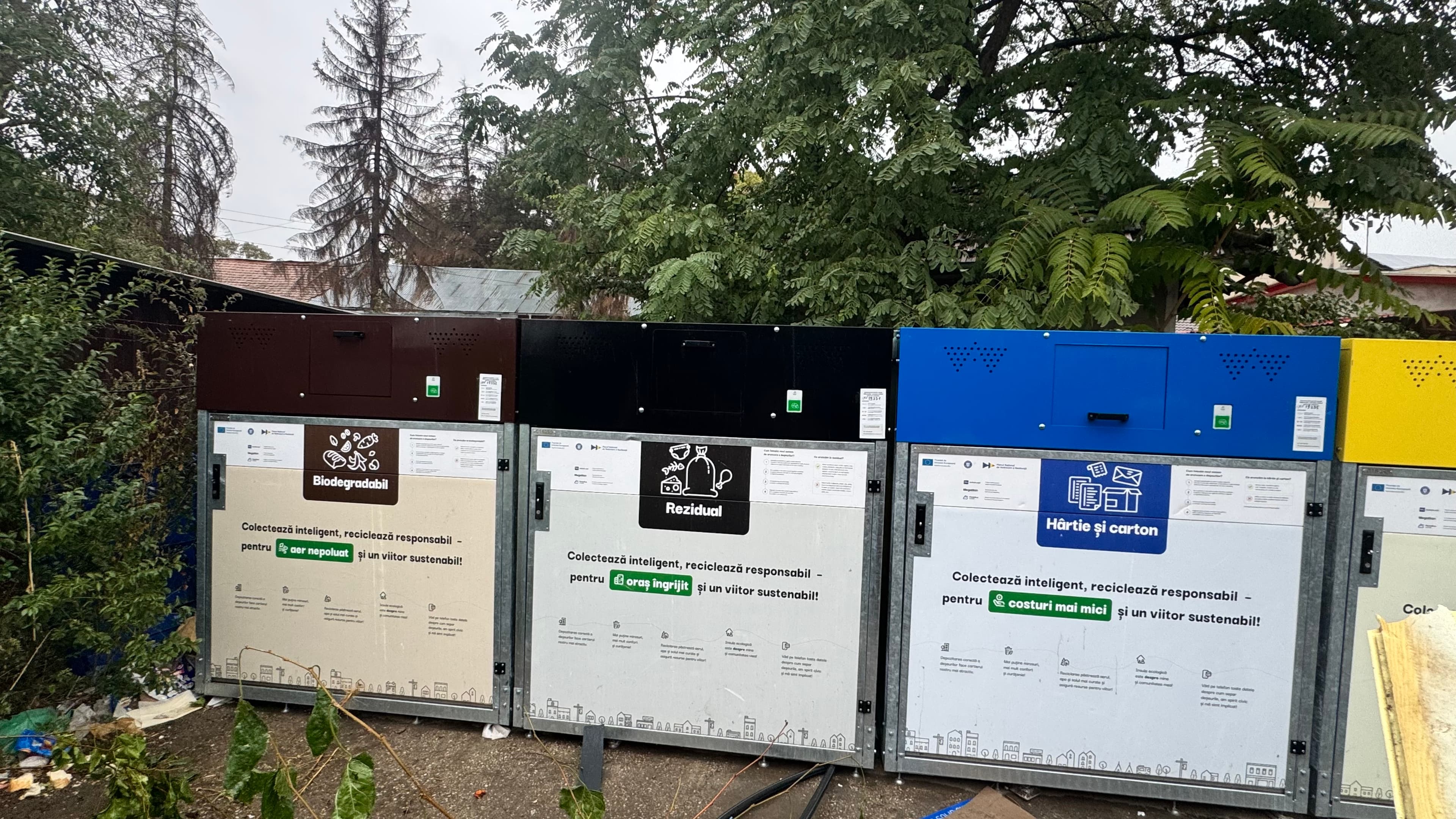 Insulele ecologice din Roșiori de Vede funcționează, dar locuitorii rămân blocați fără card sau informații
