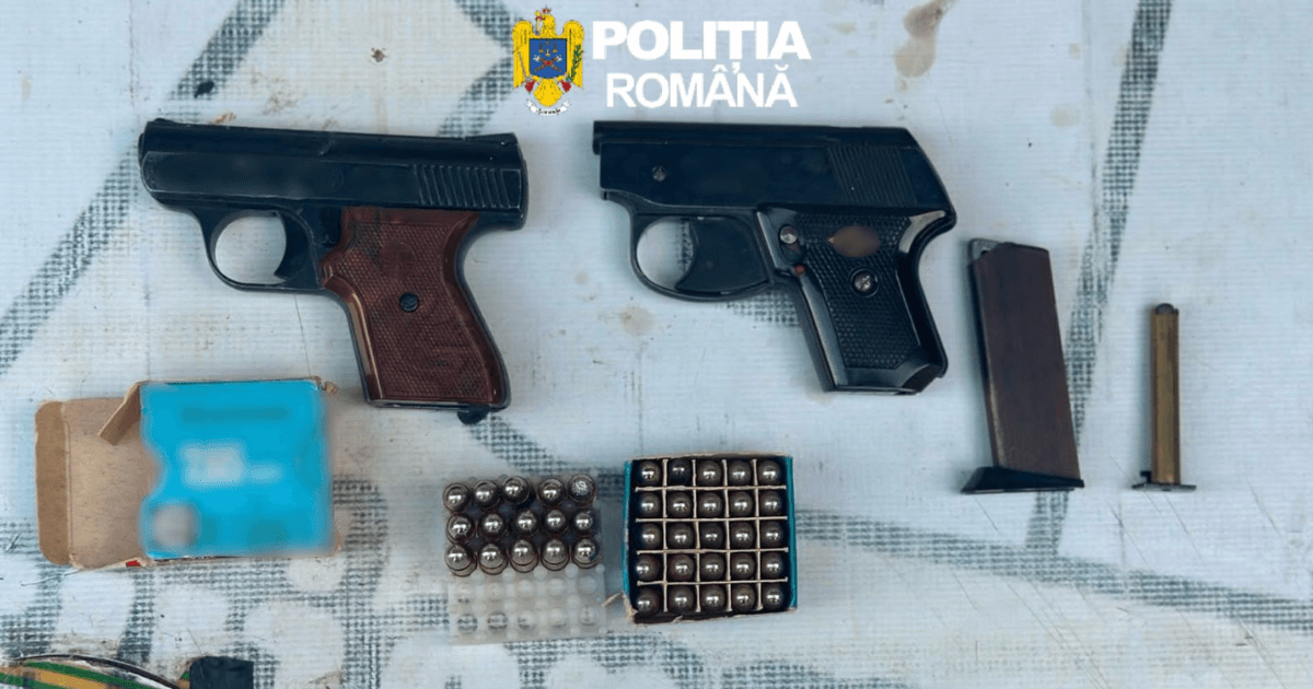 Percheziție domiciliară la Frăsinet: arme și muniție deținută ilegal. Un bărbat, reținut