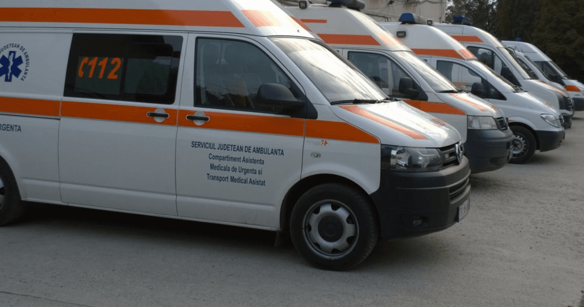 Ambulanțele din Teleorman au parcurs în 2021 echivalentul a șapte drumuri până la Lună. Cât costă întreținerea flotei și cine sunt firmele care o repară
