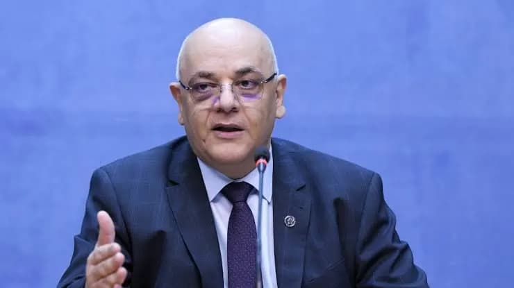 Raed Arafat, pus sub acuzare de Parchetul Militar pentru complicitate la contrabandă cu un elicopter SMURD. Șeful DSU: „O campanie de discreditare”
