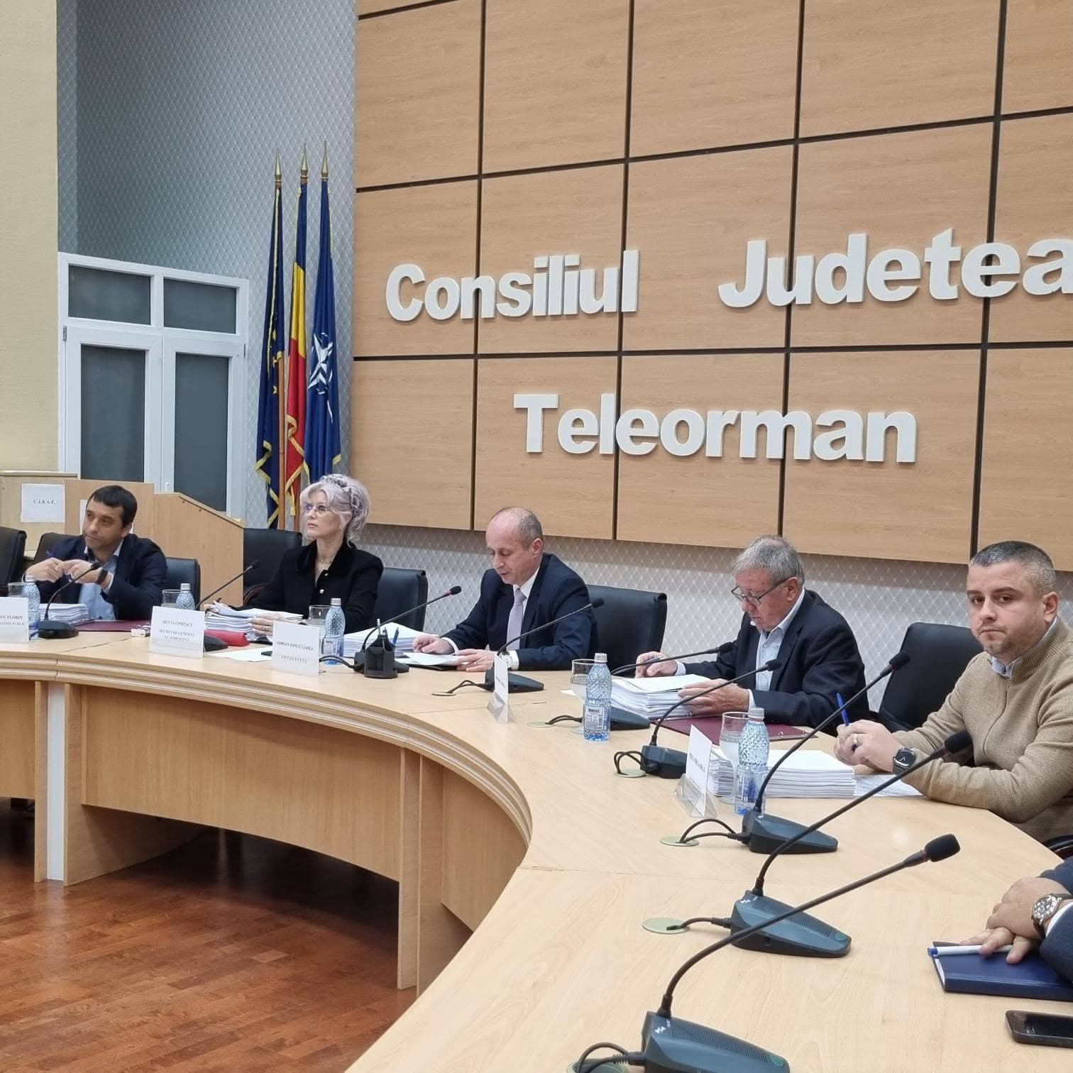 Ședință ordinară la Consiliul Județean Teleorman. Toate cele 23 de proiecte de hotărâre – aprobate. Lipsa comunicatelor oficiale rămâne o problemă