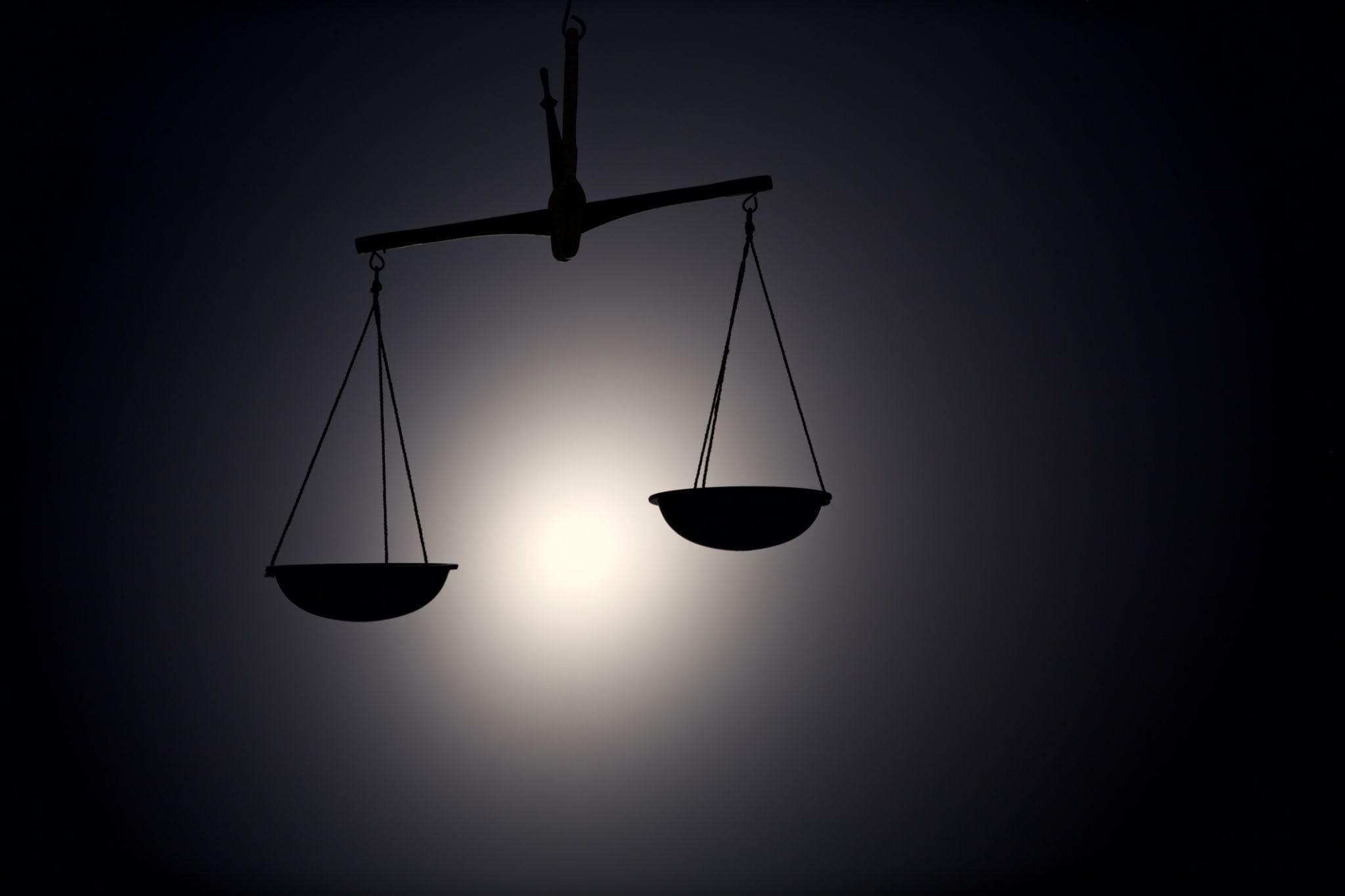 O asociație solicită identificarea persoanelor care se consideră victime ale abuzurilor din justiție