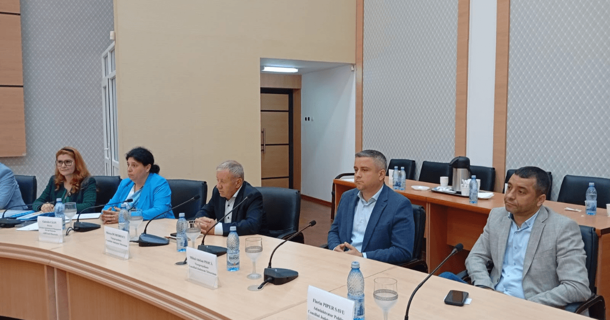 Șapte localități din Teleorman au semnat contracte de finanțare prin Programul Regional Sud-Muntenia. Grădinițe, săli de sport, creșă și parcuri modernizate