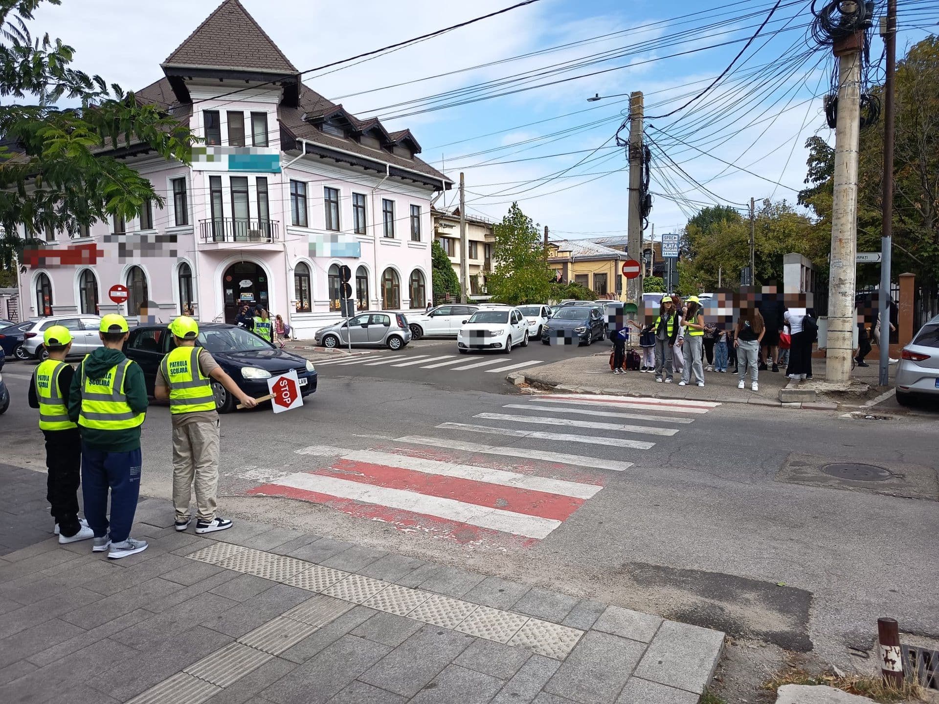 Educație Rutieră și Siguranță: Implicarea Elevilor în Patrulele Școlare de Circulație