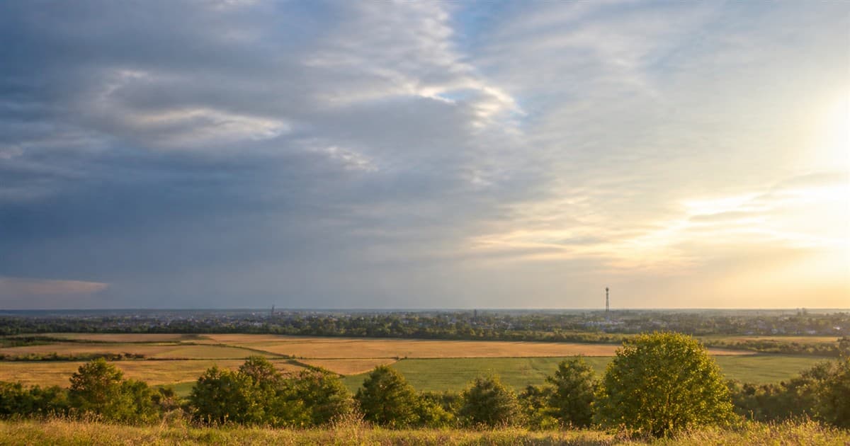 Vreme mai blândă în Teleorman, vineri. Norii se risipesc, iar maximele ajung la 26–27°C