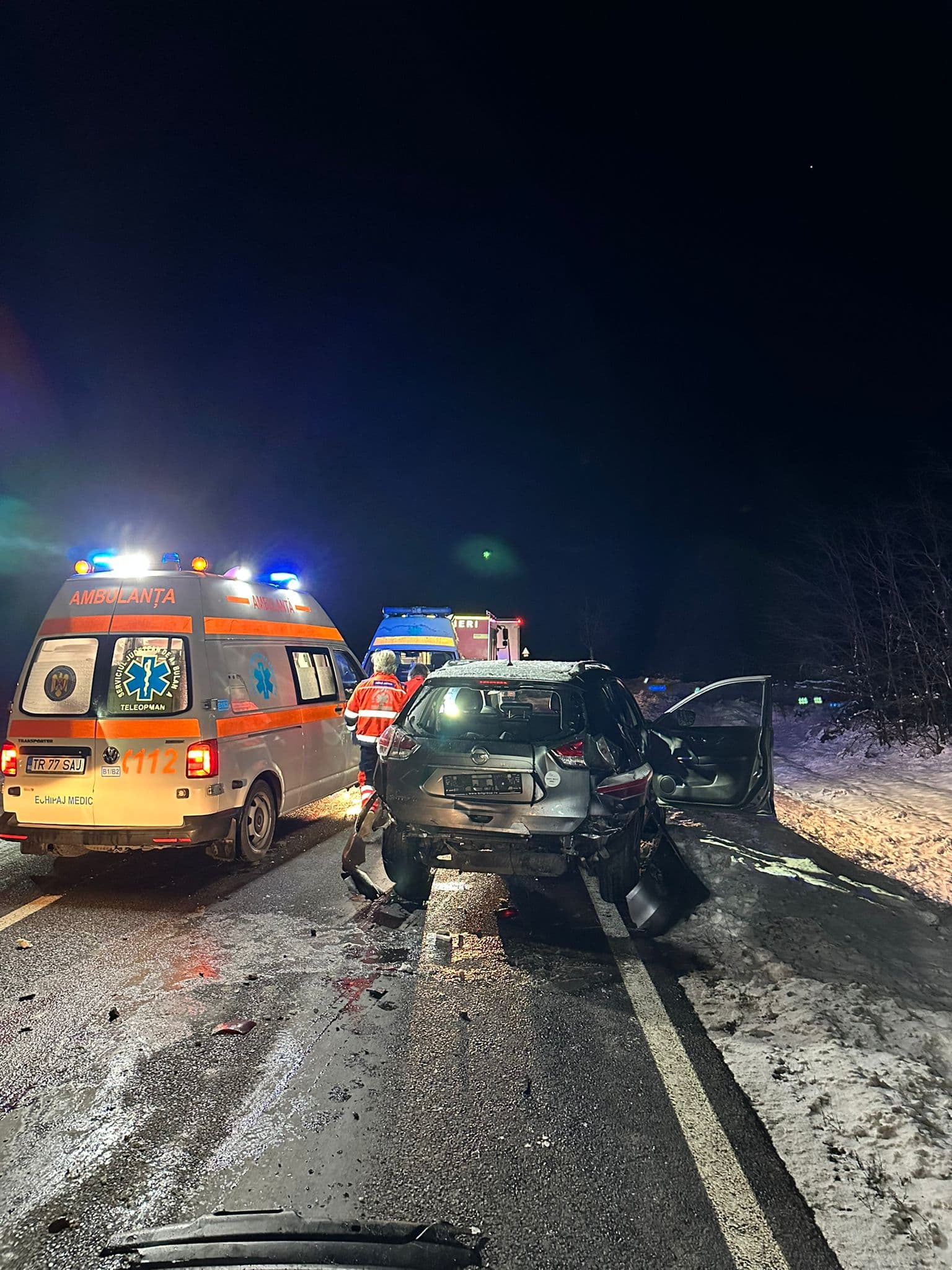 Accident grav pe DN6 la Vitănești: 3 mașini implicate, victime multiple și intervenție masivă de urgență