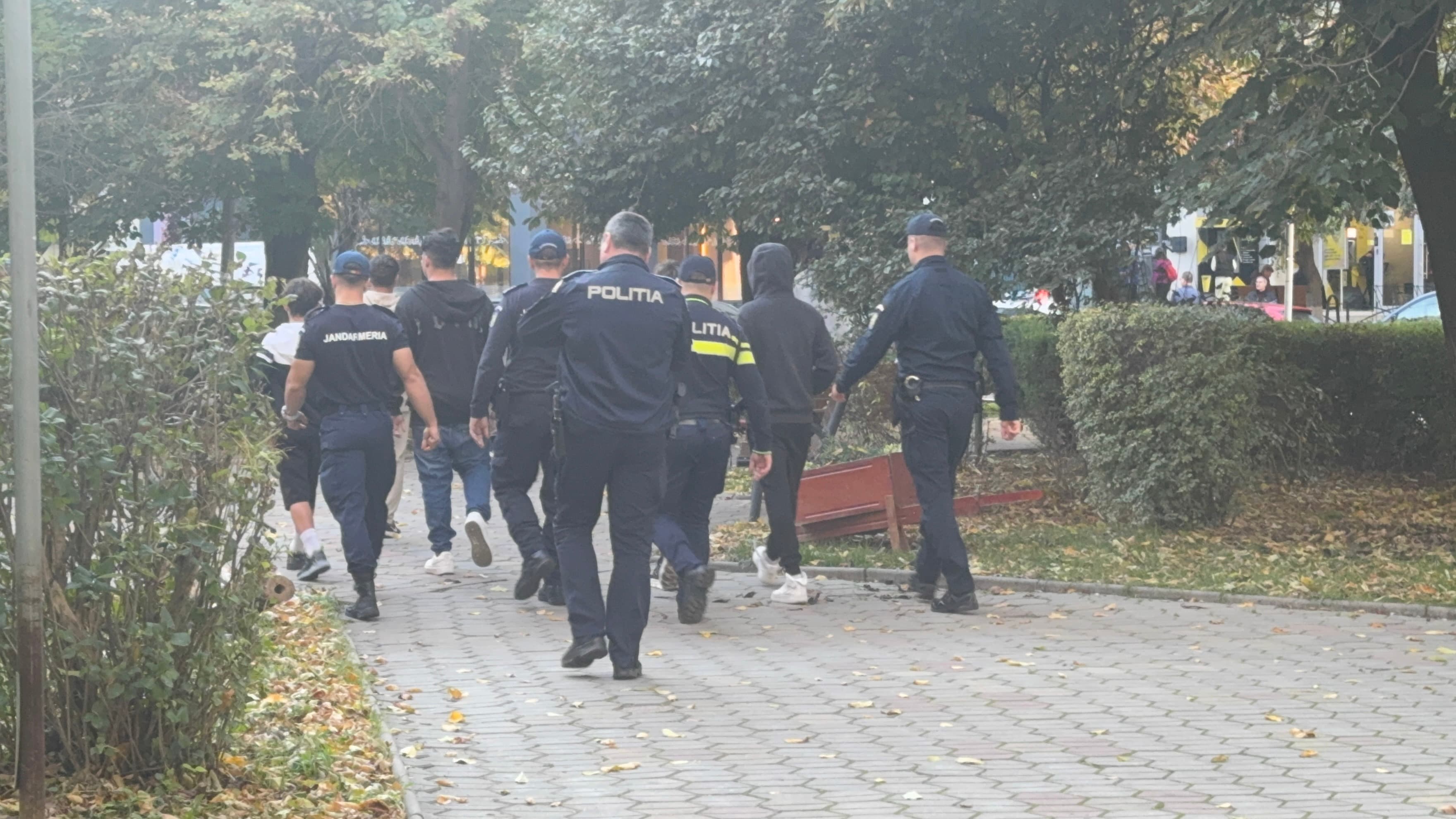 Presa nu trebuie privită ca o problemă. Despre reflexele autorităților în fața camerei