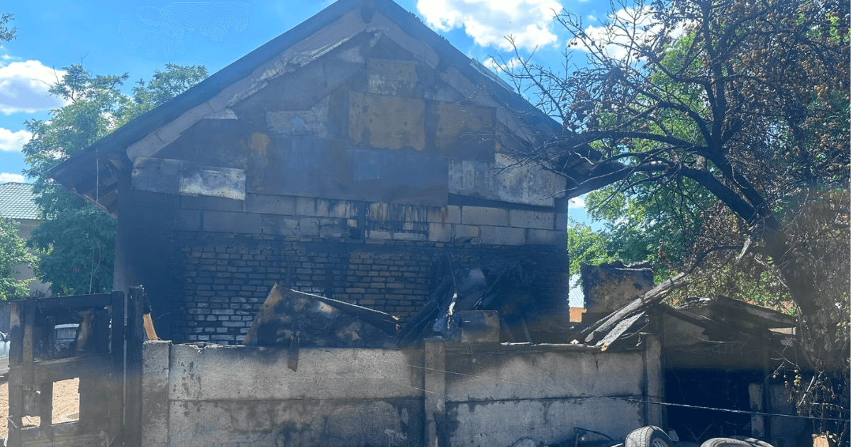 Incendiu grav la Scrioaștea: Două femei au ajuns la spital cu arsuri