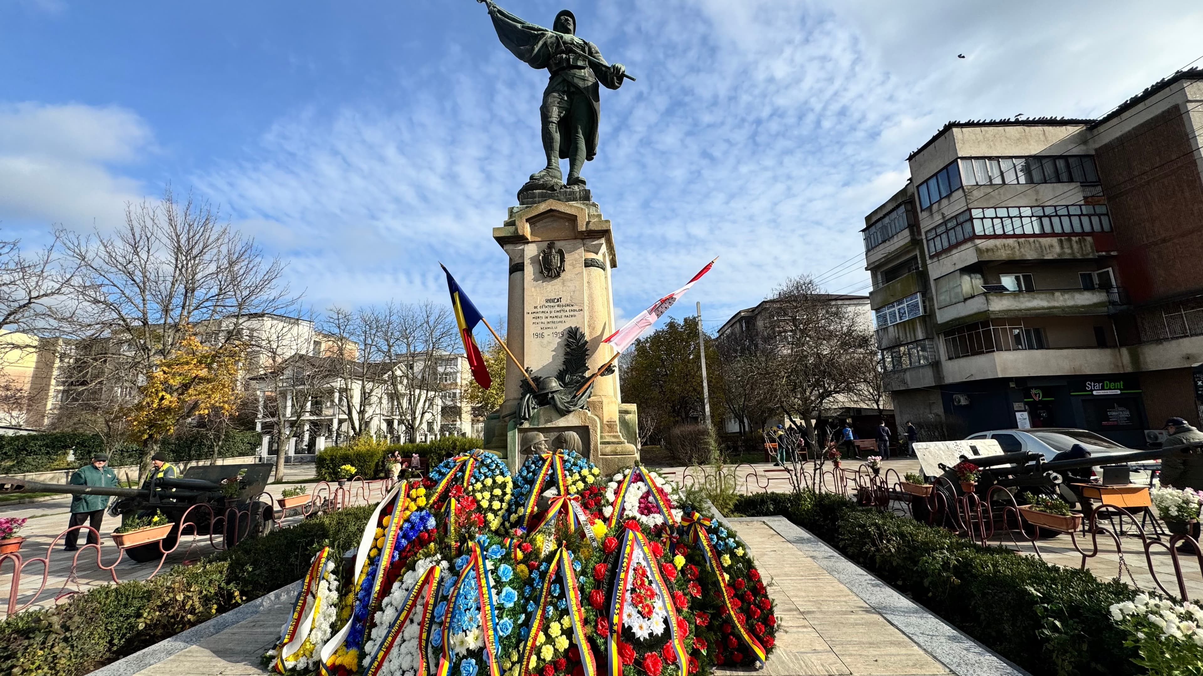 1 Decembrie – Roșiorii de Vede. Patriotism cu fasole și coroane