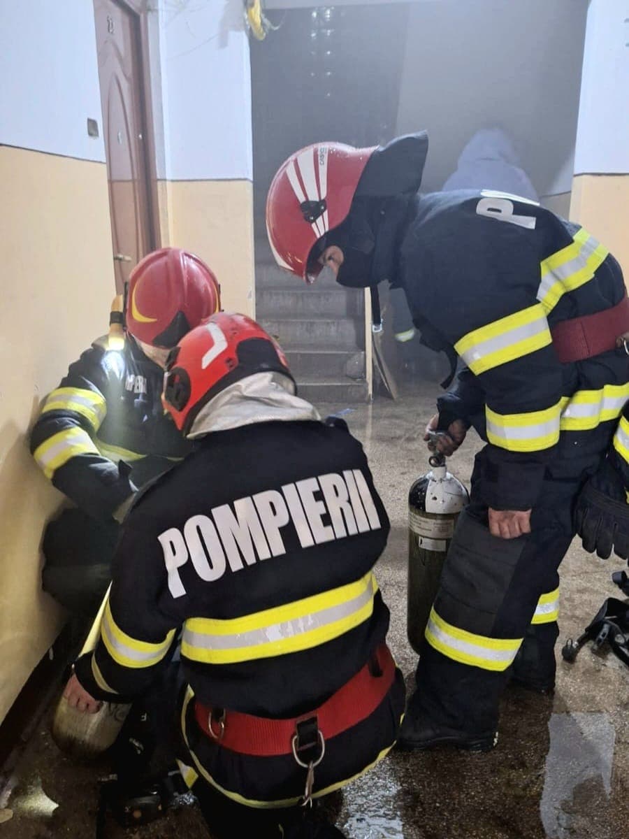 Incendiu într-un apartament din Rosiorii de Vede – o femeie, în stop cardiorespirator