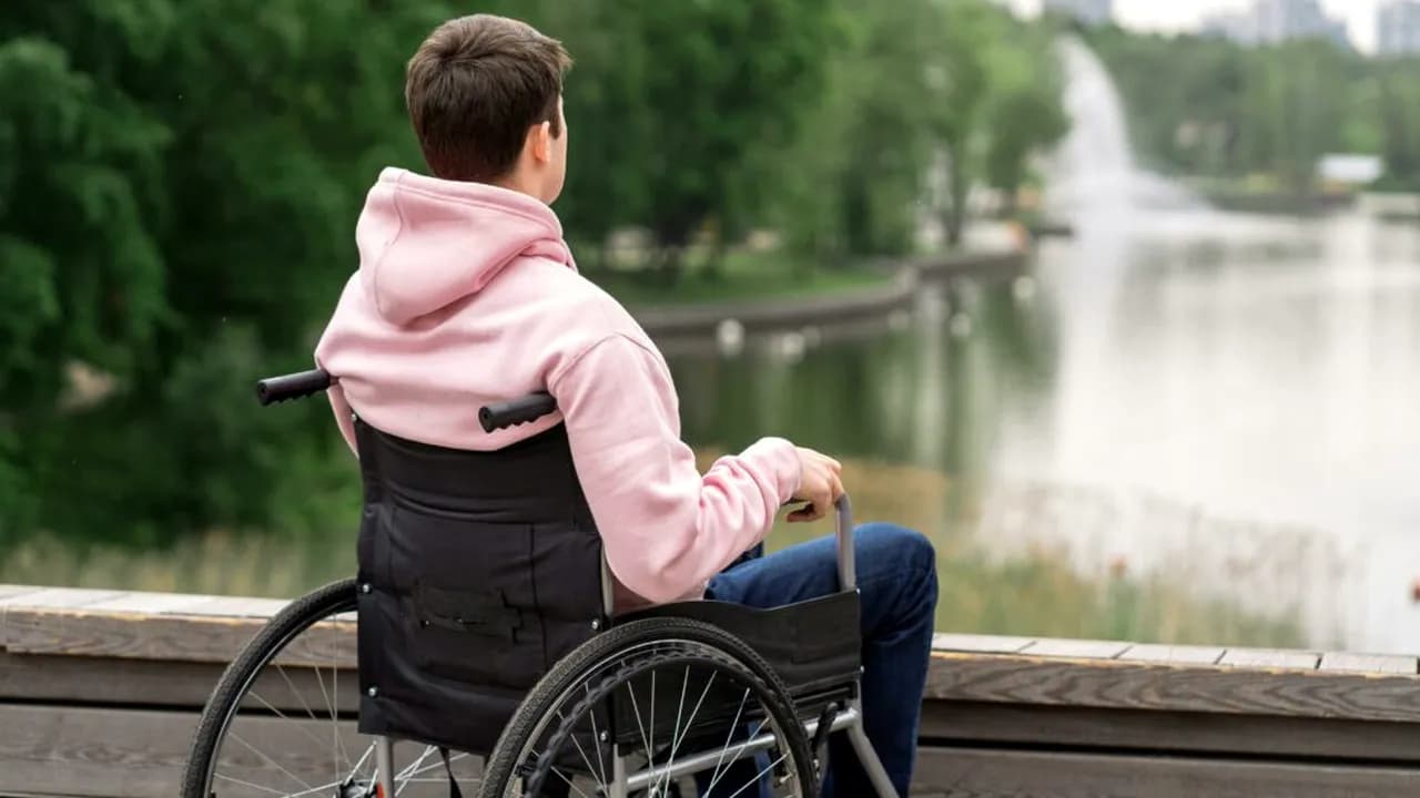 Vouchere de 39.900 lei pentru tehnologii asistive – oportunitate importantă pentru copiii cu dizabilități