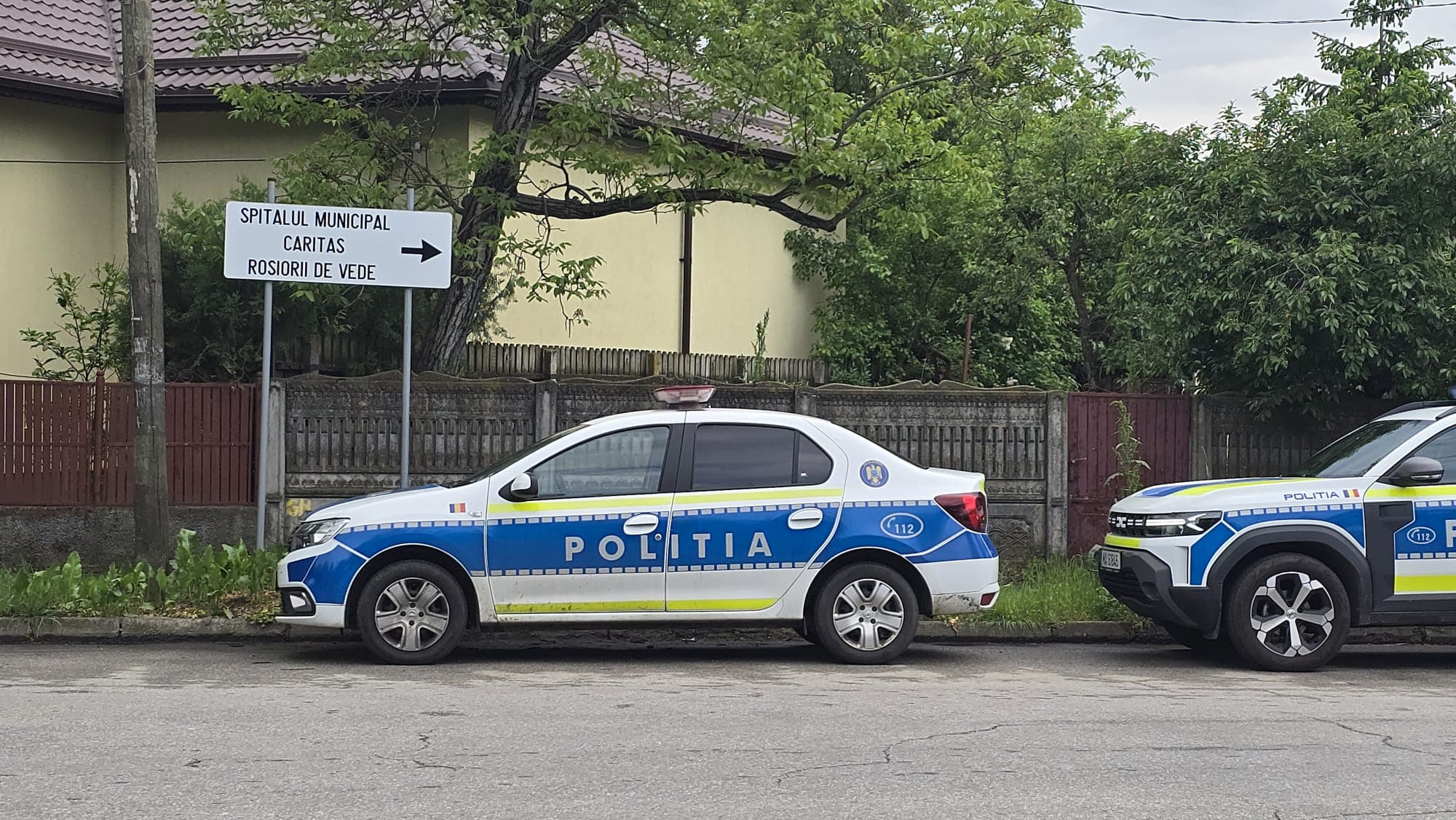 Bărbat reținut de polițiști la Roșiori de Vede, după ce a intrat cu forța în curtea unei rude și a agresat-o