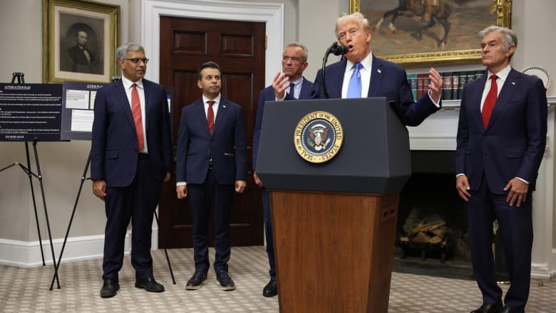 Ce este Tylenolul, medicamentul asociat de președintele SUA Donald Trump cu autismul