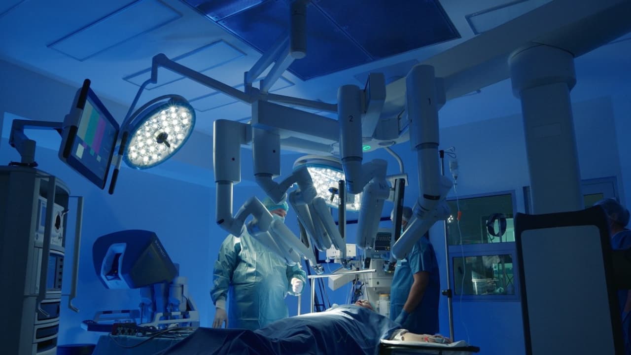 Operație rară, efectuată cu ajutorul unui robot: dublă protezare de șold realizată la spitalul Foișor din Capitală