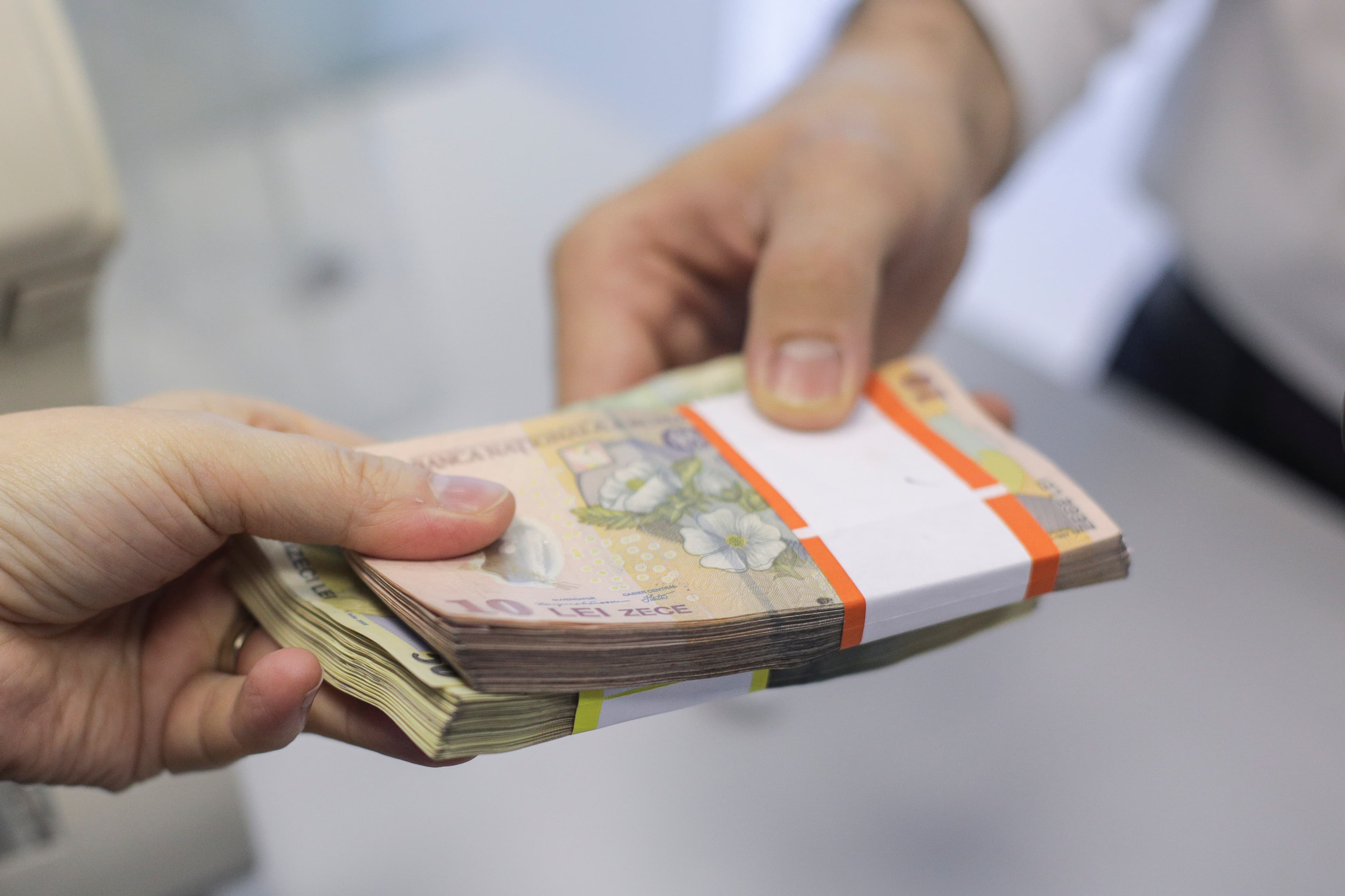 Cresc indemnizațiile pentru copiii cu dizabilități, dar și ajutoarele pentru familiile cu venituri reduse. Câți bani alocă Guvernul