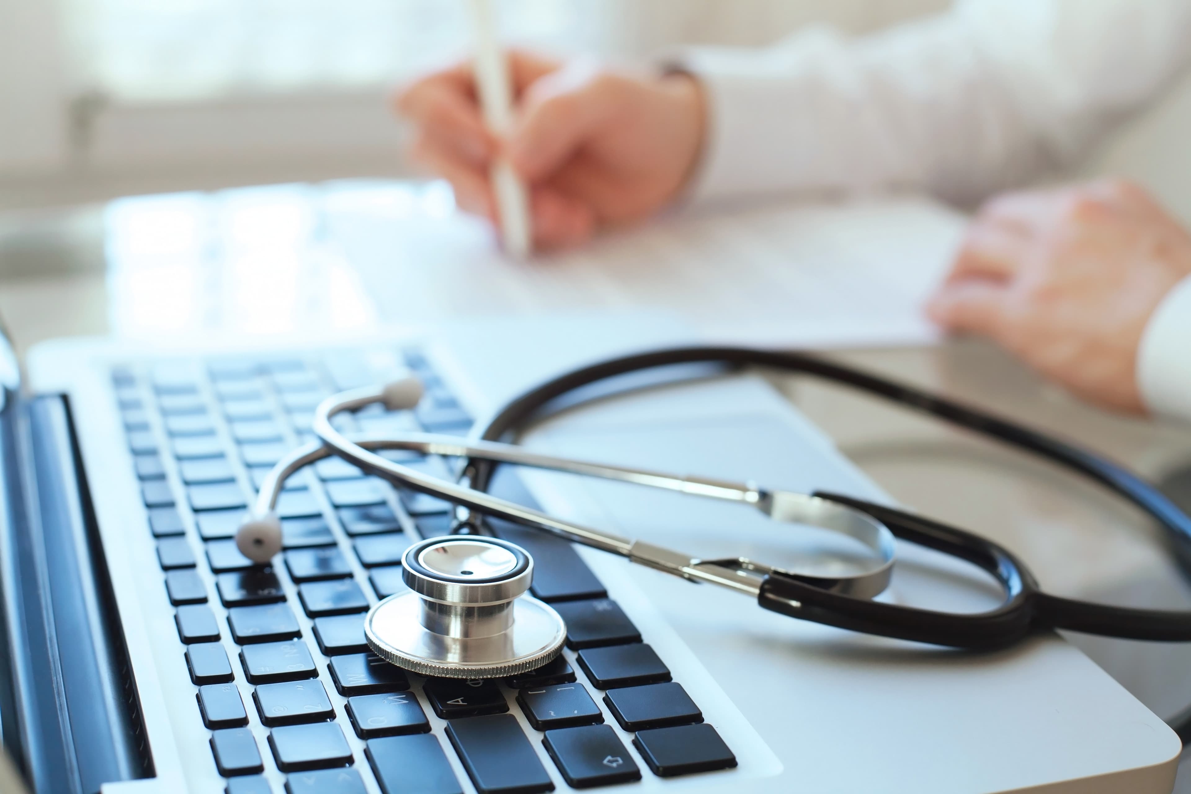 Schimbarea care nemulțumește angajații din Germania: concediul medical, prezentat din prima zi de boală