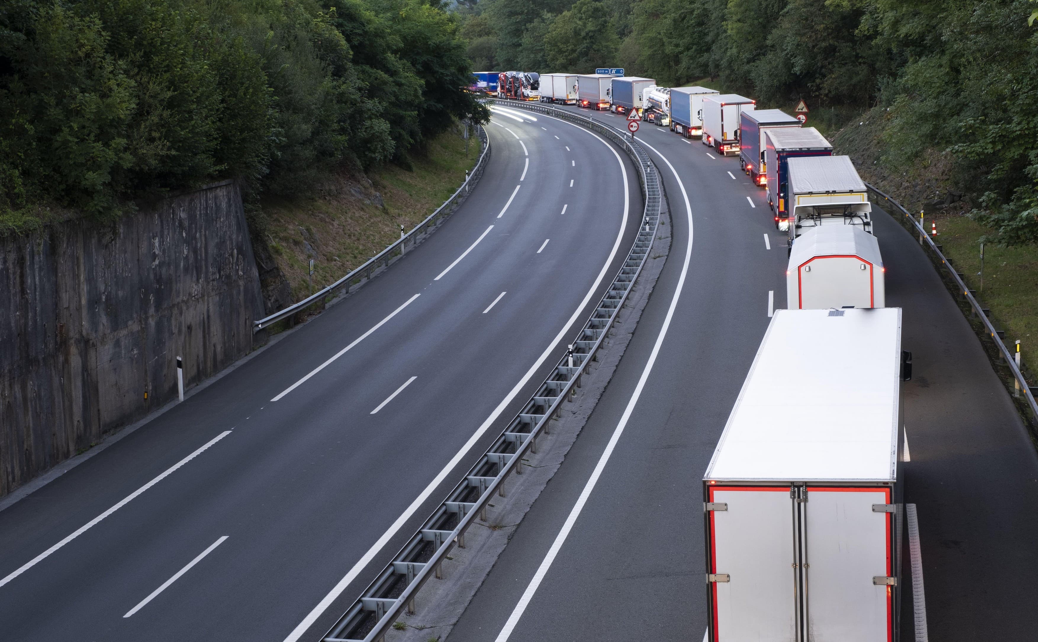 Ministerul Transporturilor anunță mai multă transparență pentru transporturile agabaritice. Ce informații va publica CNAIR