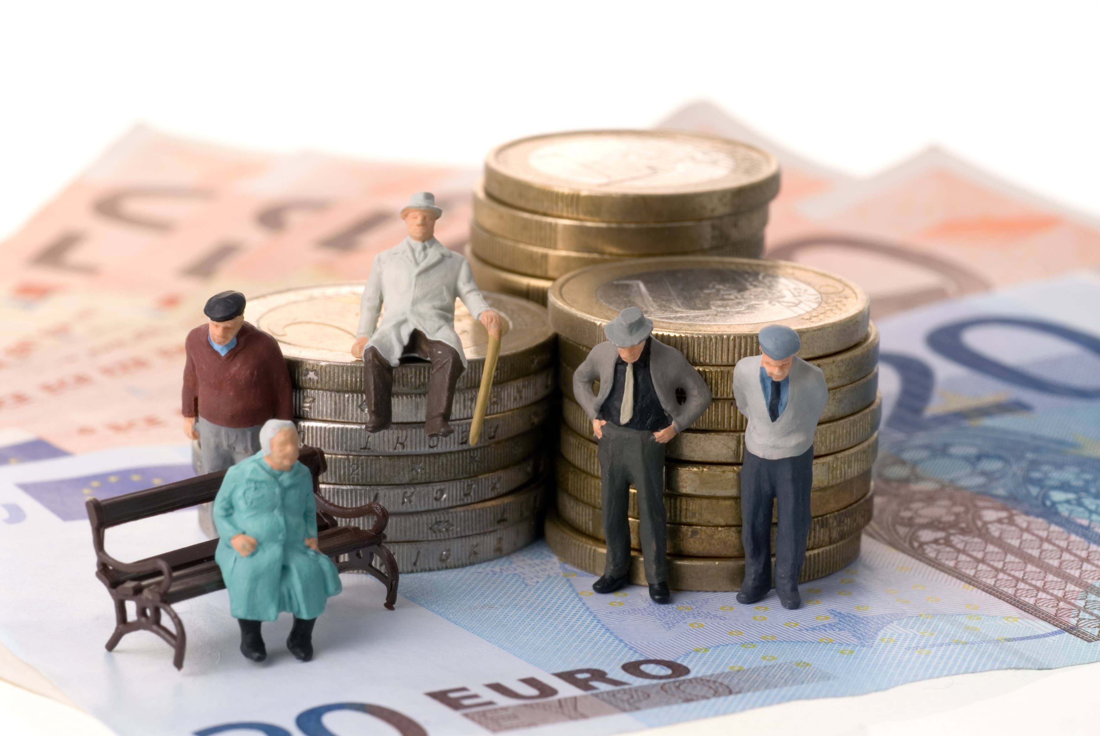 Ajutoarele one-off pentu pensionari: când vor fi virați banii și cine se încadrează. Guvernul a dat undă verde pachetului social