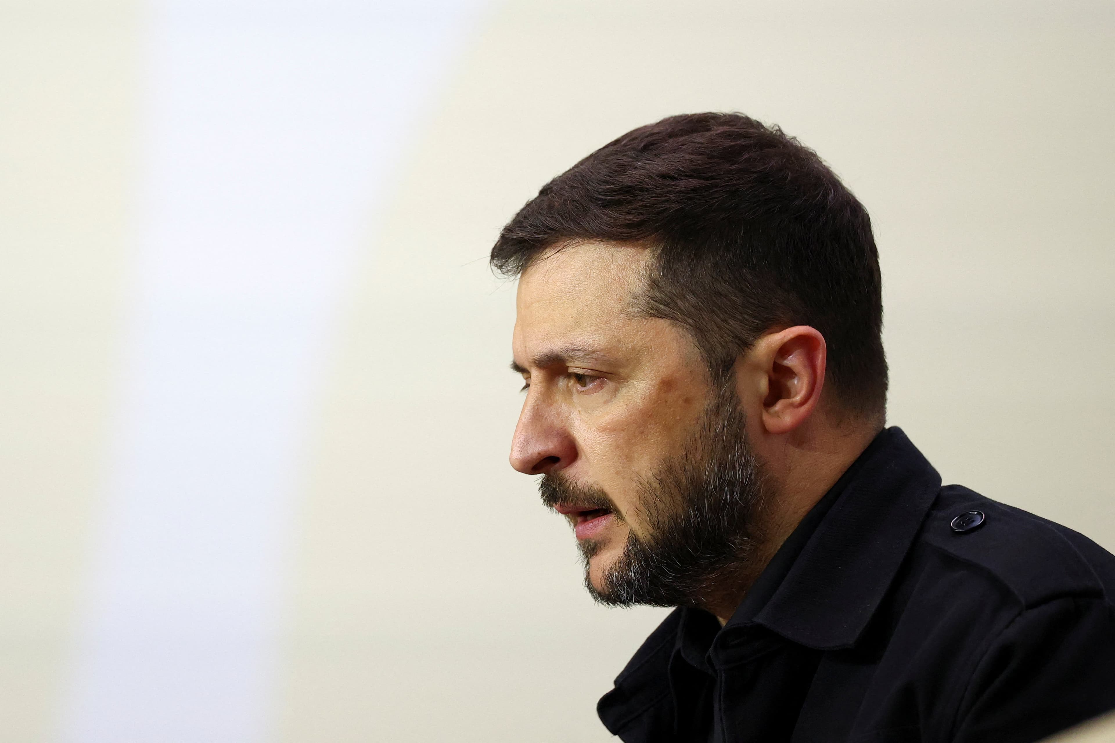 Volodimir Zelenski vine joi, 12 martie, în România. Președintele ucrainean va avea o întrevedere cu Nicușor Dan