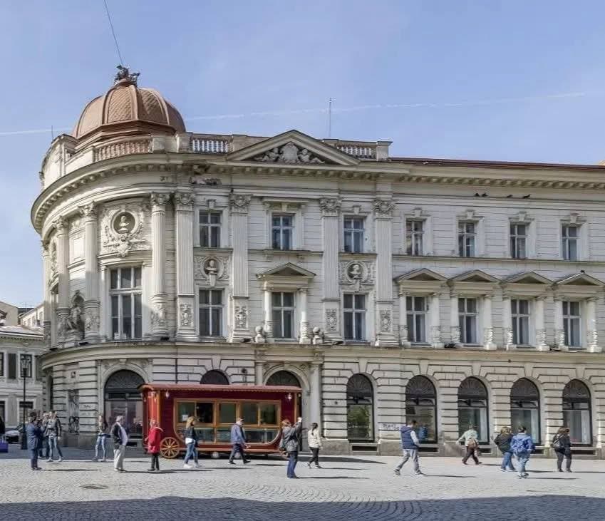 Palatul Dacia - România, din centrul vechi al Capitalei, viitoarea Pinacotecă a Bucureștiului, va fi consolidat și modernizat