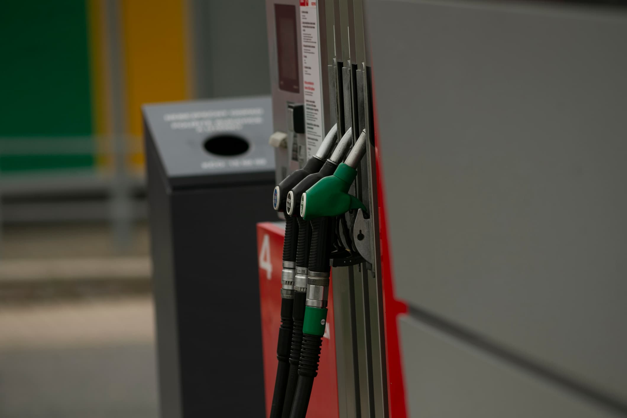 Criză combustibililor. Cehia plafonează prețurile la carburanți și reduce acciza la motorină