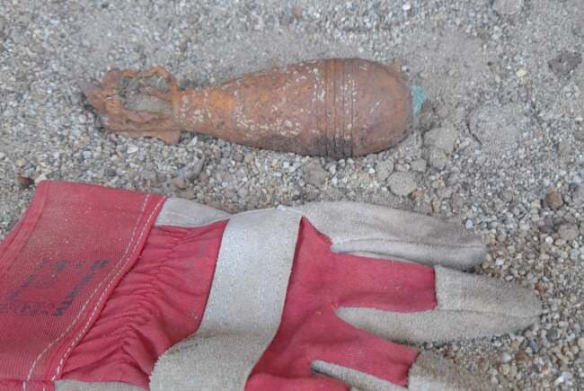 O bombă din Al Doilea Război Mondial a fost descoperită în timpul lucrărilor agricole pe un câmp din Bihor