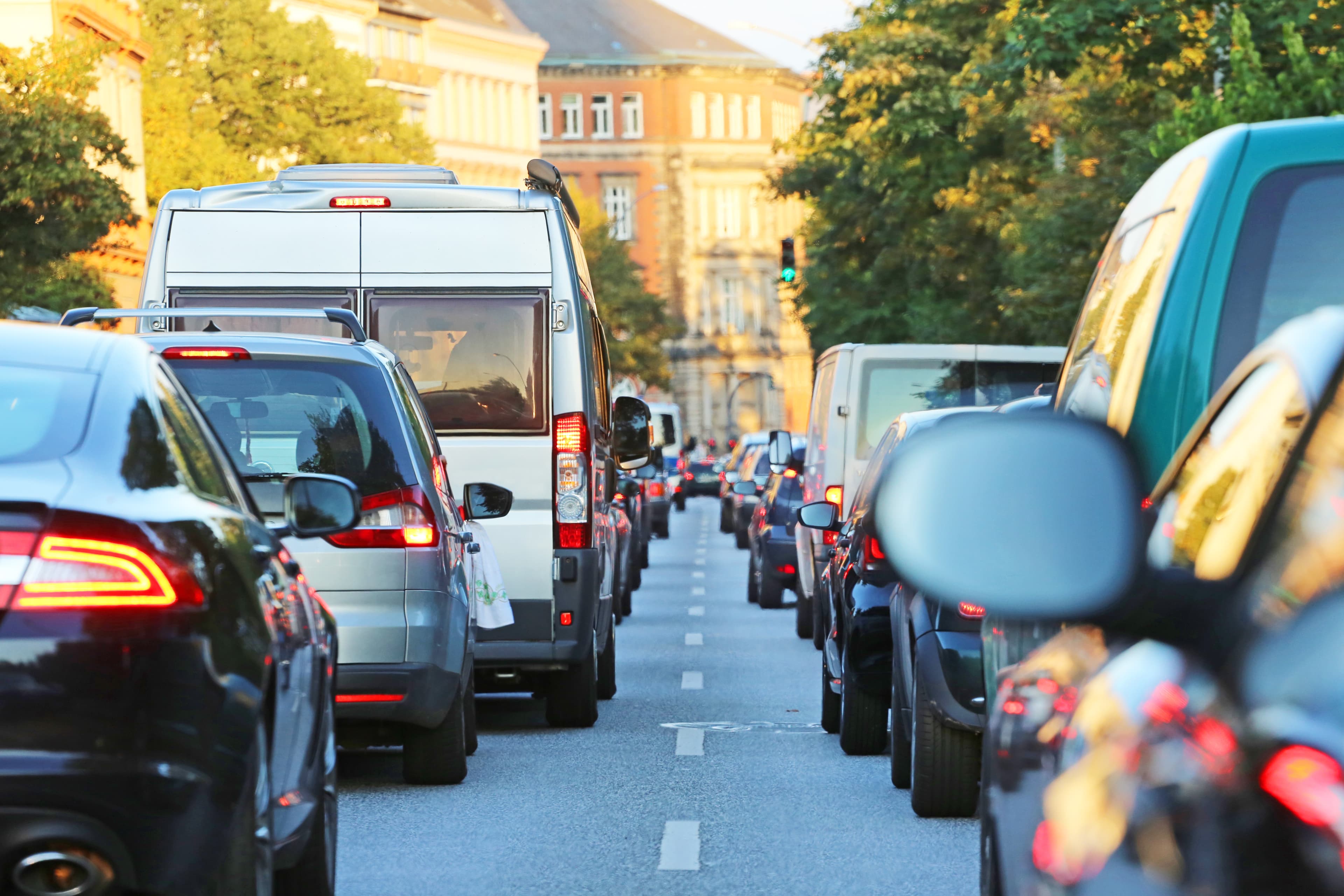 Restricții de circulație în minivacanța de Rusalii 2026: Limitări de trafic pe mai multe autostrăzi și drumuri naționale