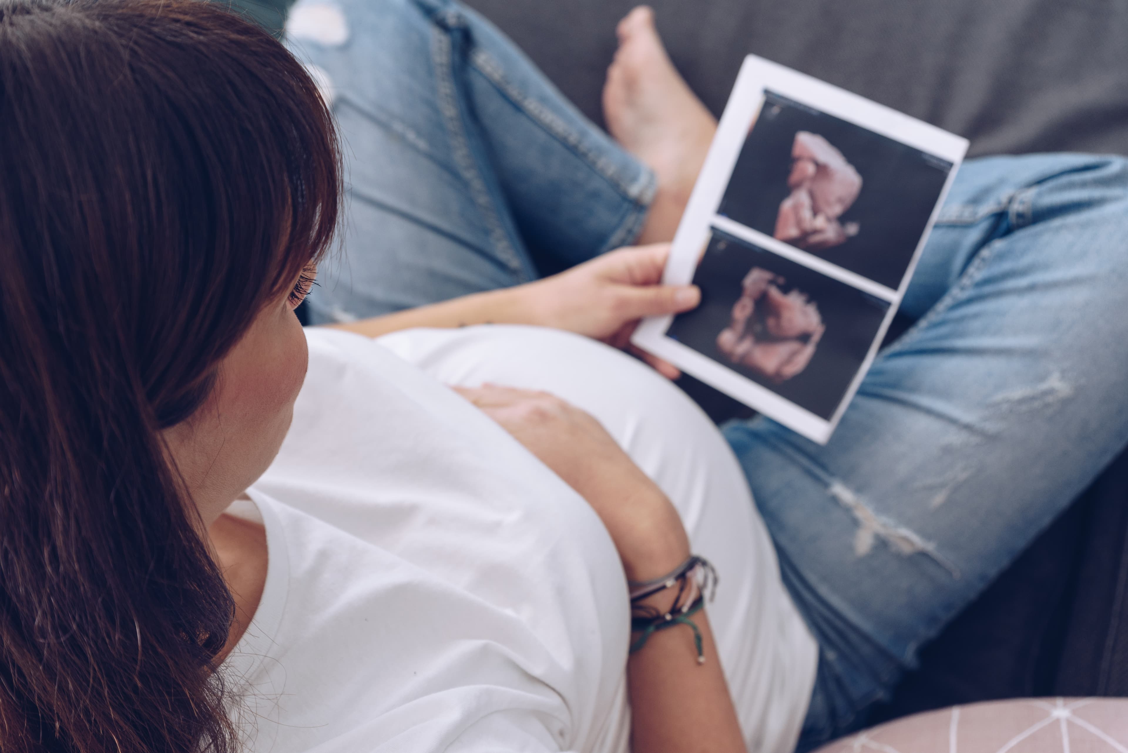 Programul pentru fertilizare in vitro continuă până în 2030. Cine poate primi sprijinul de 15.000 de lei
