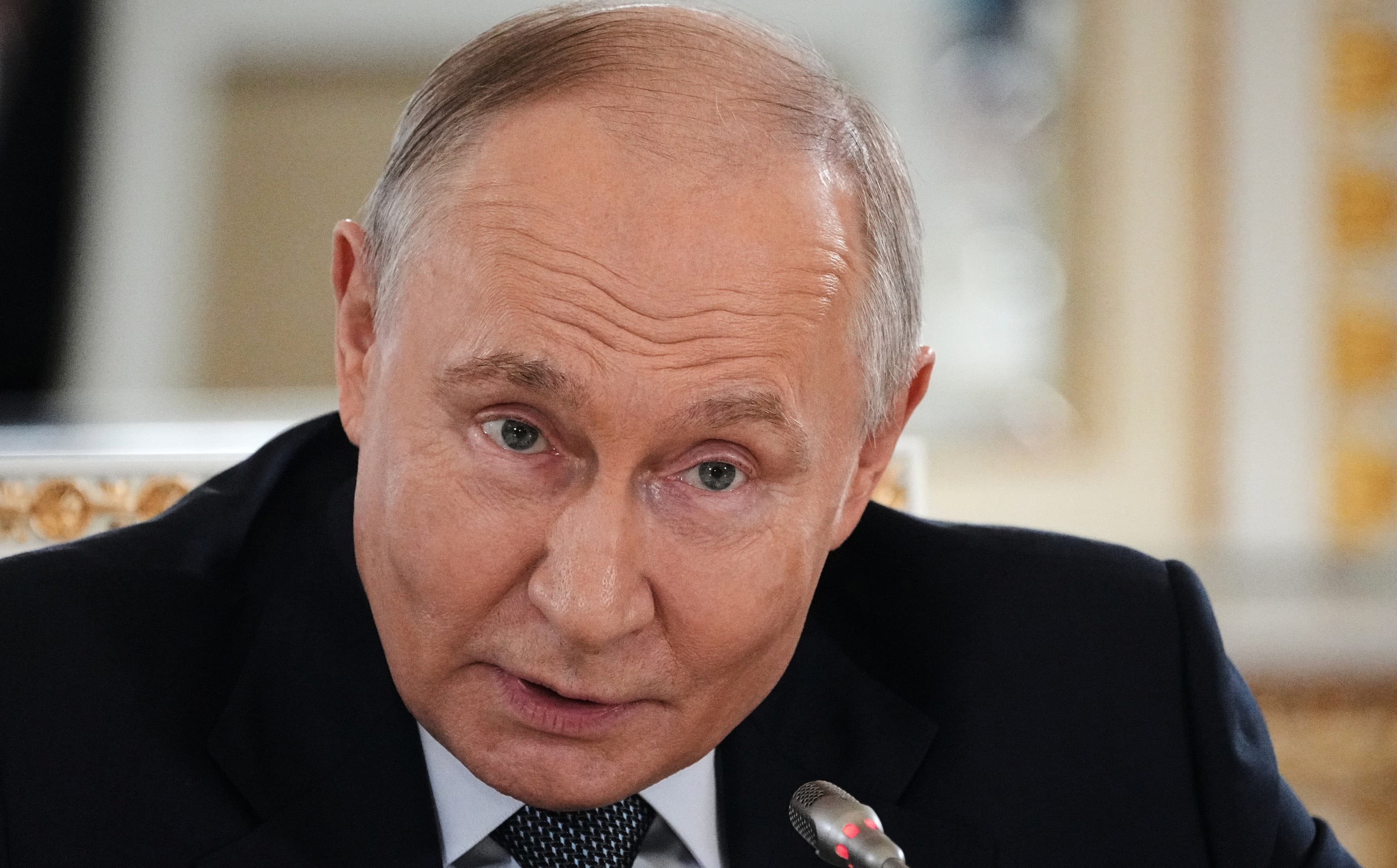 Putin spune că scrisoarea „grosolană” a lui Zelenski îl face mai degrabă să refuze o întâlnire cu acesta