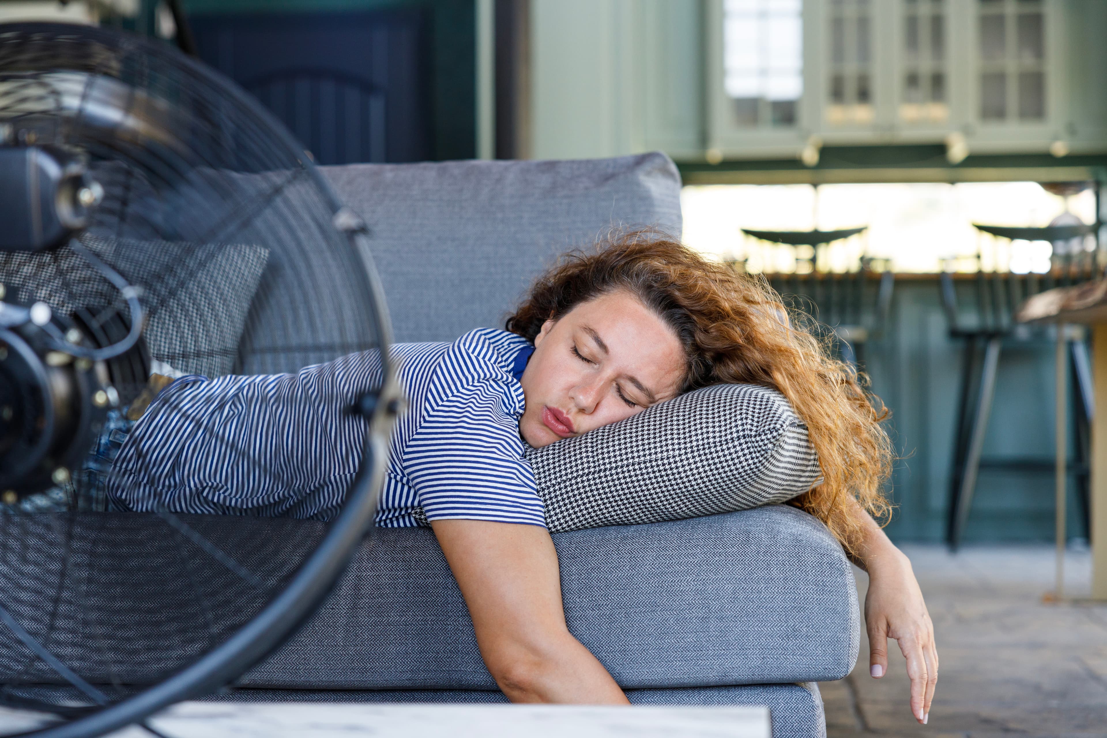Temperatura optimă în casă pe timp de vară. Este recomandat să dormi cu aerul condiționat pornit? Explicațiile specialiștilor