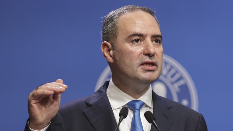 Nazare, după discuţiile cu oficialii Fitch Ratings: „Menţinerea ratingului este obligatorie”. Când va fi anunțată evaluarea agenției